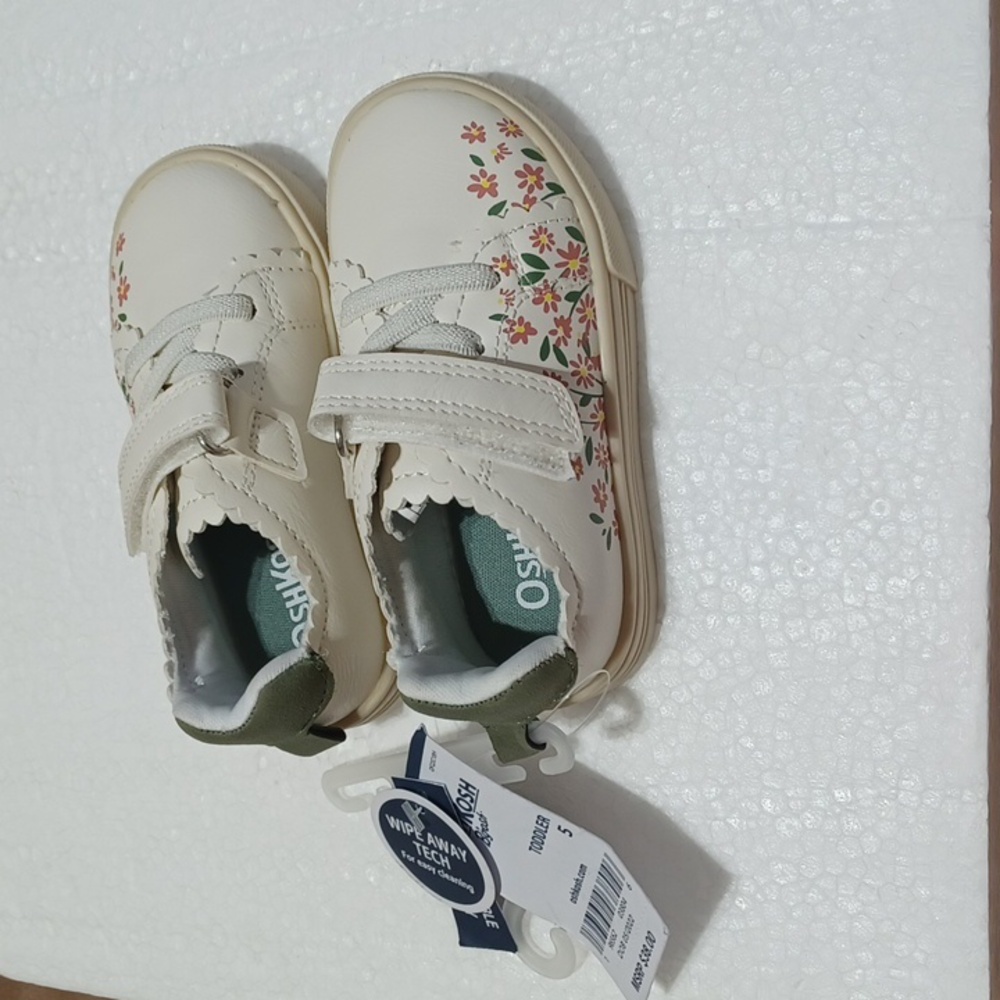 OSHKOSH B'gosh Toddler Sz 5 Off-white Easy Clean Sneakers NWT